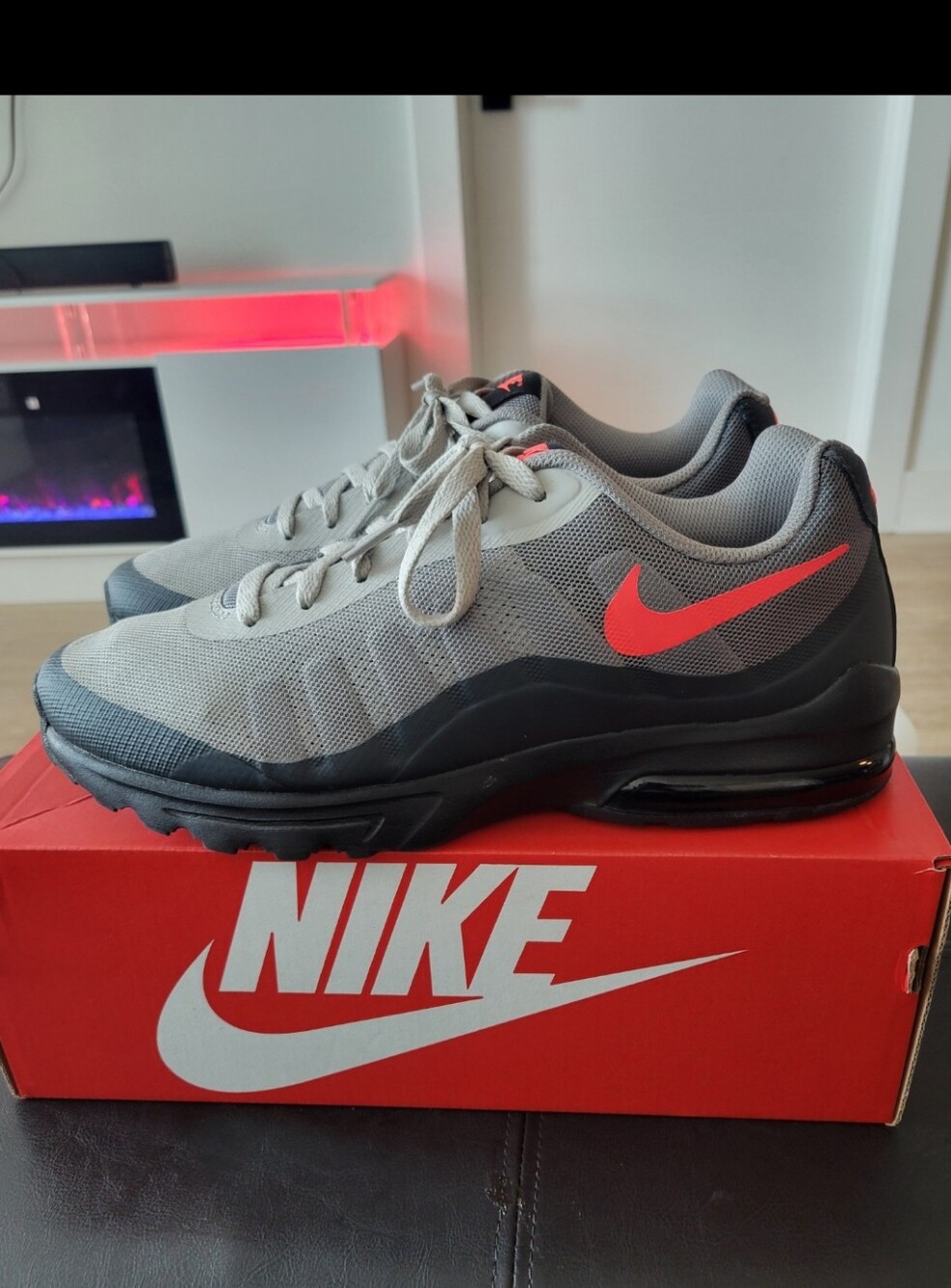 Nike Air Max Invigor Men Size 11
